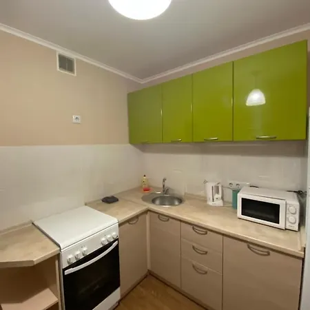 у 2 хвилинах від метро нова супер видова Apartment *