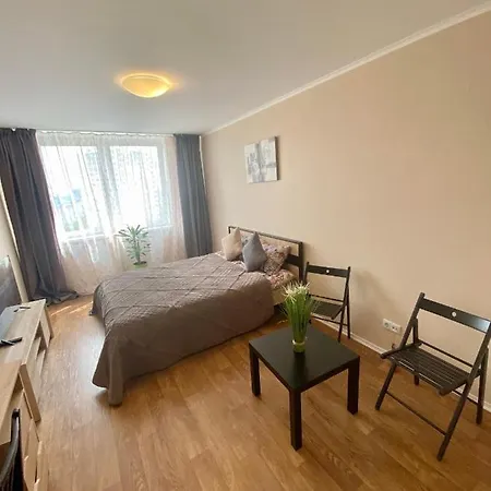 Apartment у 2 хвилинах від метро нова супер видова